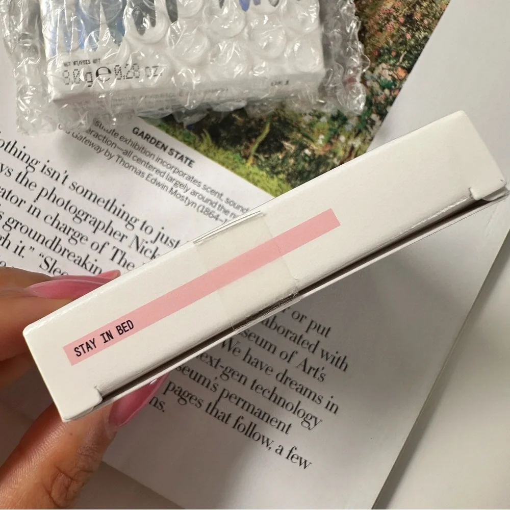 About Face Light Lock Powder in Stay In Bed // Pinky Peach Highlighter